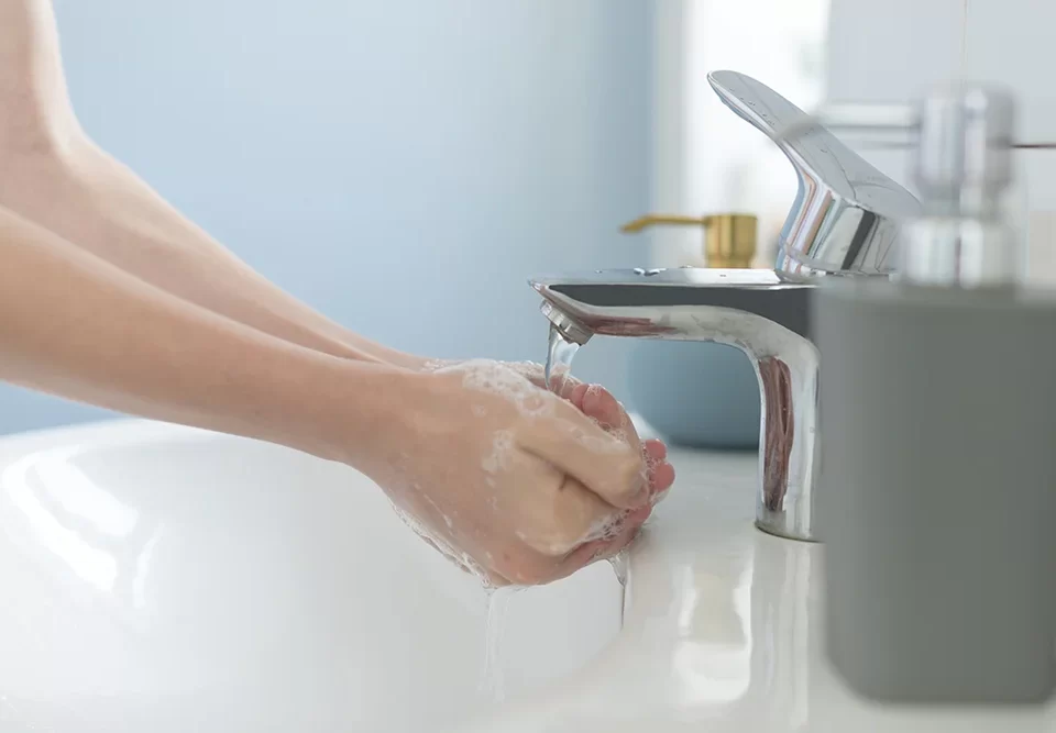 Economía líquida: Consejos para ahorrar agua en el cuarto de baño